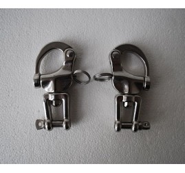 Pair of 3 1/2" small 316 stainless steel snap shackles with safety closures
